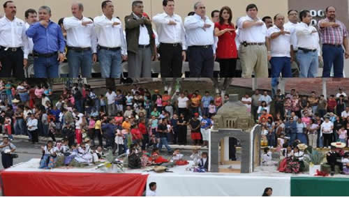 Assad y alcalde Benet, encabezan exitoso desfile